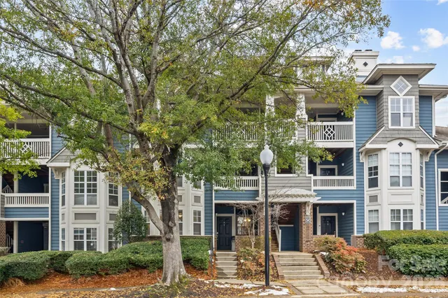 $310,000 | 2210 Sumner Green Avenue, Unit M, Charlotte, NC 28203