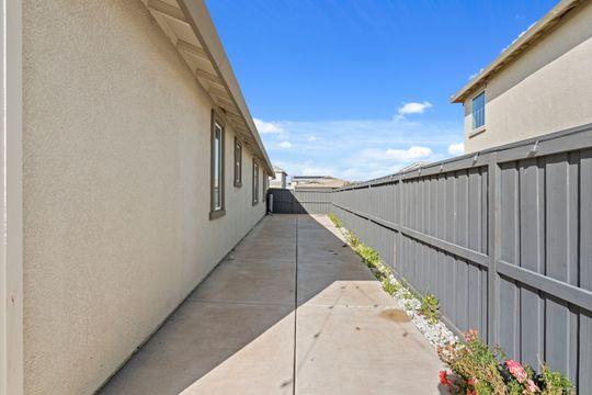 912 Loon Street Lathrop, CA 95330 - Photo 12 of 27