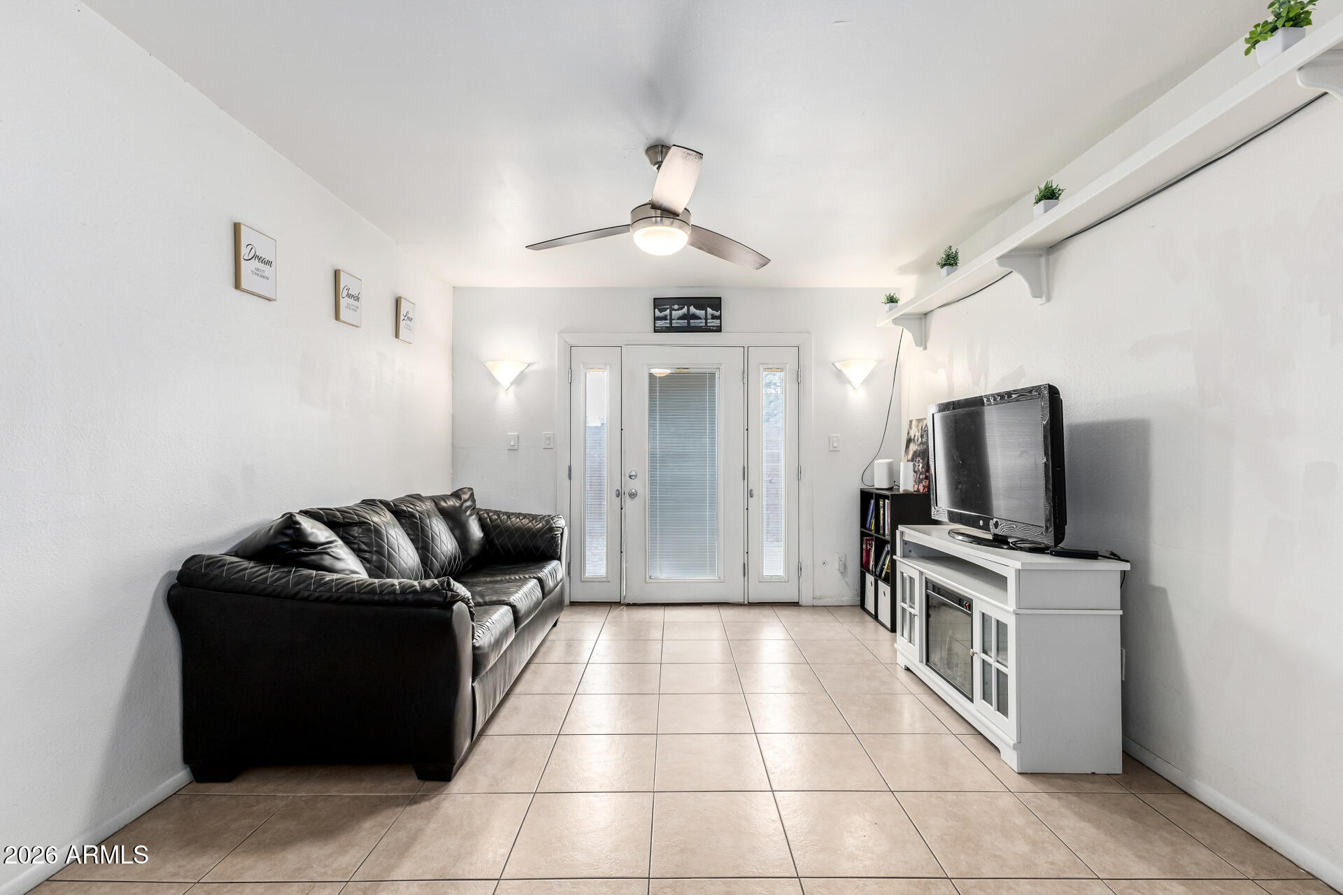 600 South Dobson Road, Unit 122 Mesa, AZ 85202 - Photo 10 of 28 Open living room