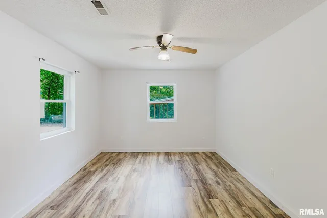 $224,900 | 880 Highway 166, Creal Springs, IL 62922