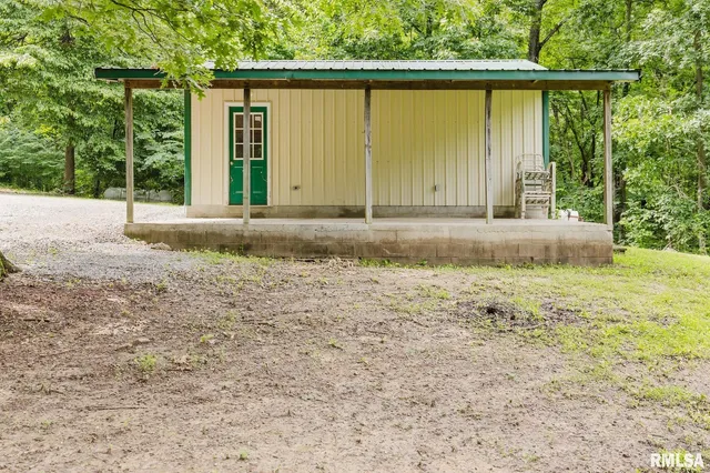 $224,900 | 880 Highway 166, Creal Springs, IL 62922