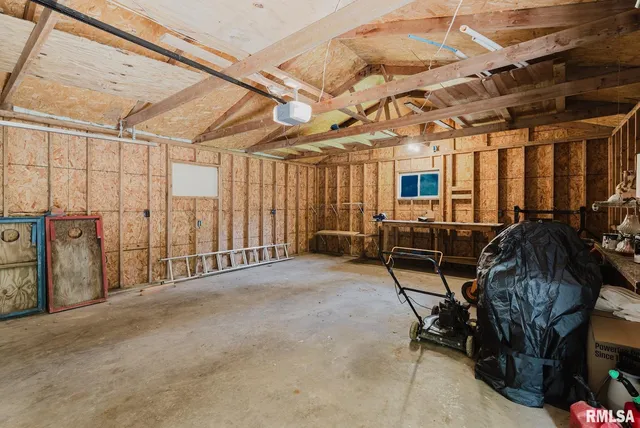 $224,900 | 880 Highway 166, Creal Springs, IL 62922