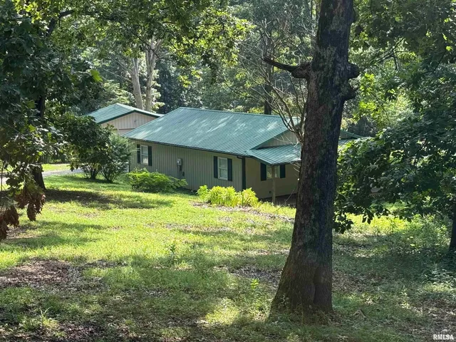 $224,900 | 880 Highway 166, Creal Springs, IL 62922