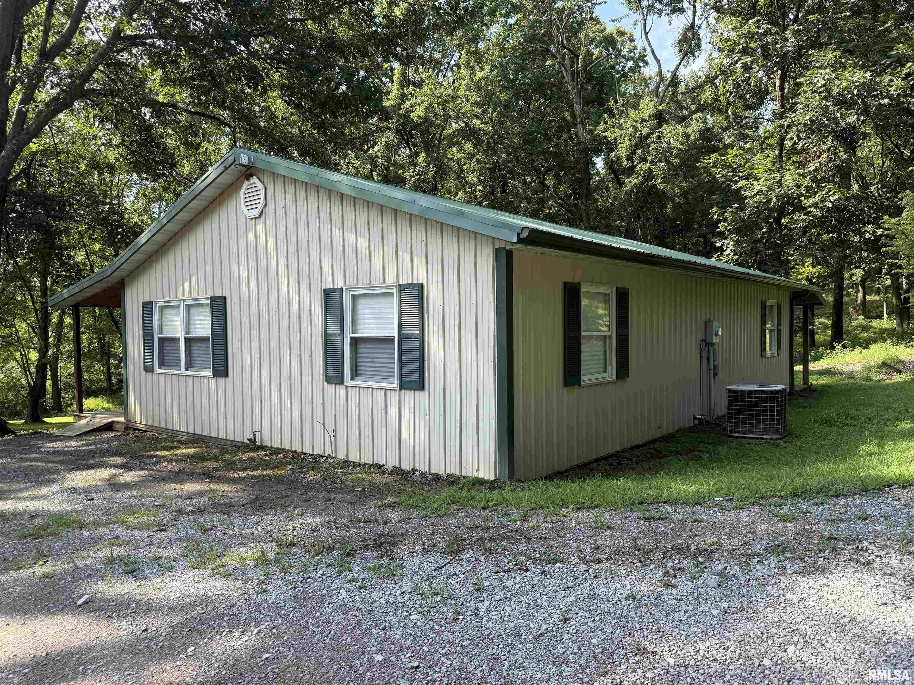 880 Highway 166 Creal Springs, IL 62922 - Photo 5 of 49