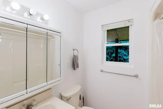 $224,900 | 880 Highway 166, Creal Springs, IL 62922