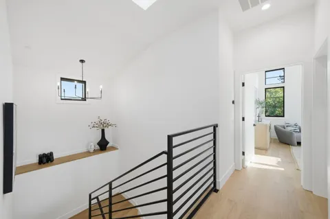 $4,695,000 | 1908 Devereux Drive, Burlingame, CA 94010