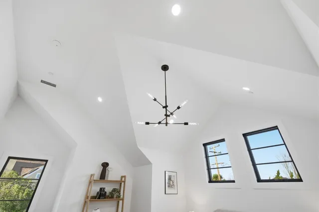 $4,695,000 | 1908 Devereux Drive, Burlingame, CA 94010