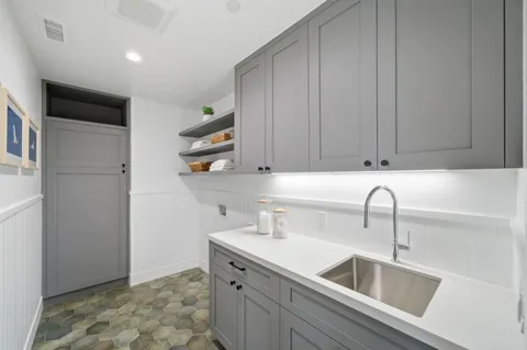 $4,695,000 | 1908 Devereux Drive, Burlingame, CA 94010