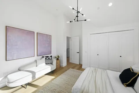 $4,695,000 | 1908 Devereux Drive, Burlingame, CA 94010