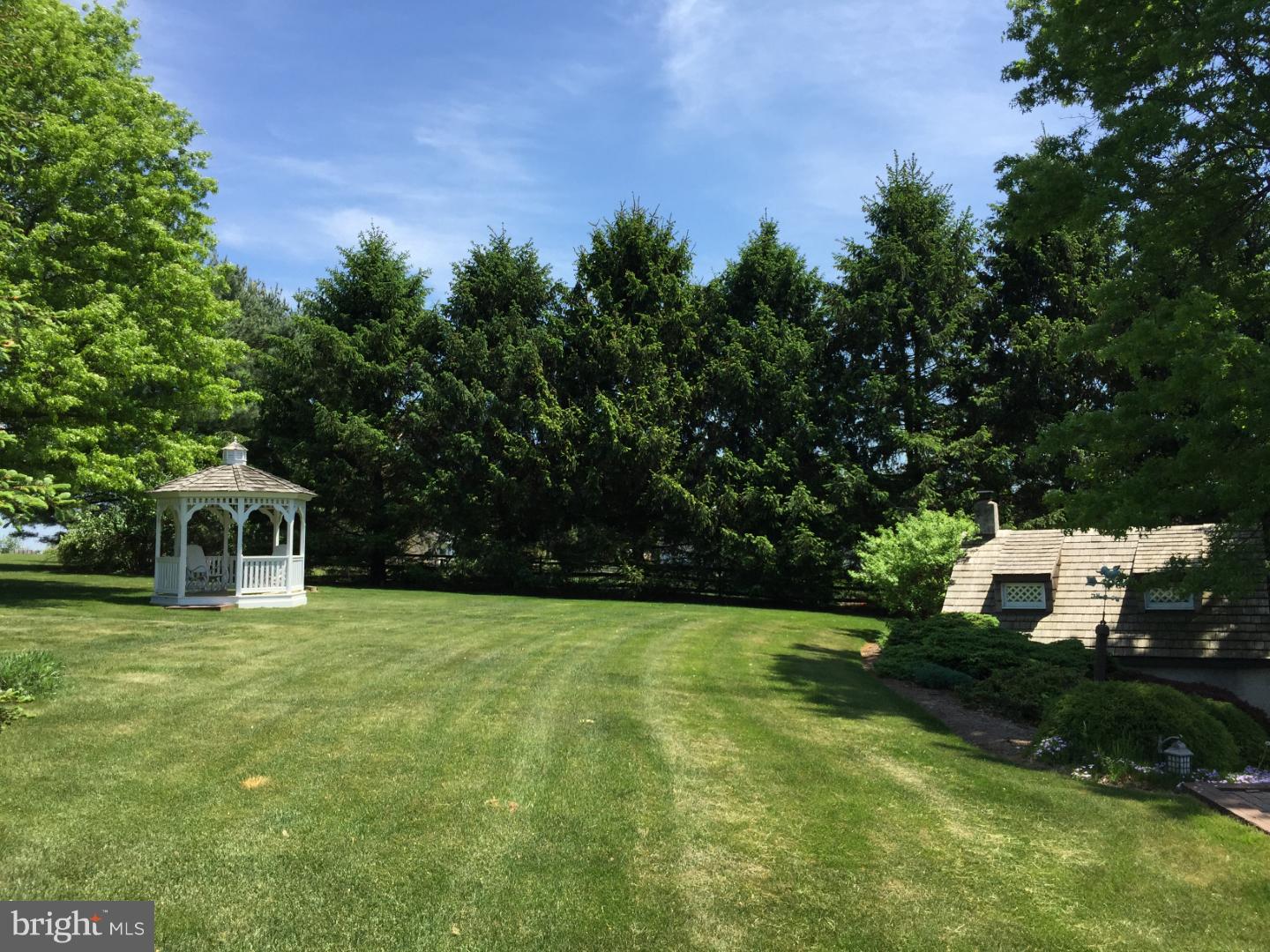 561 Gaul Road Reading, PA 19608 - Photo 7 of 23