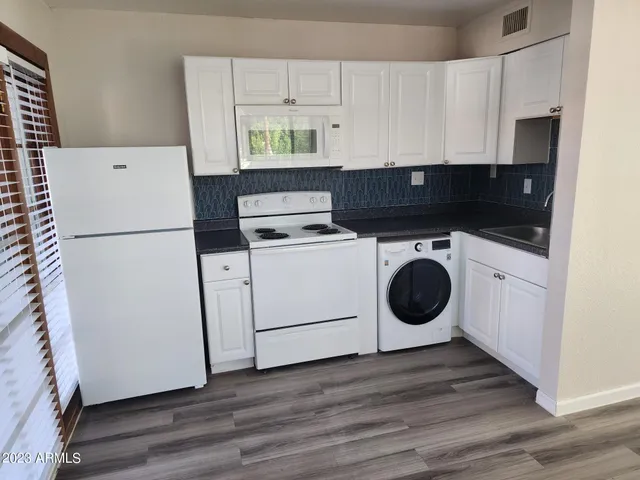 $1,299 | 4301 North 24th Street, Phoenix, AZ 85016