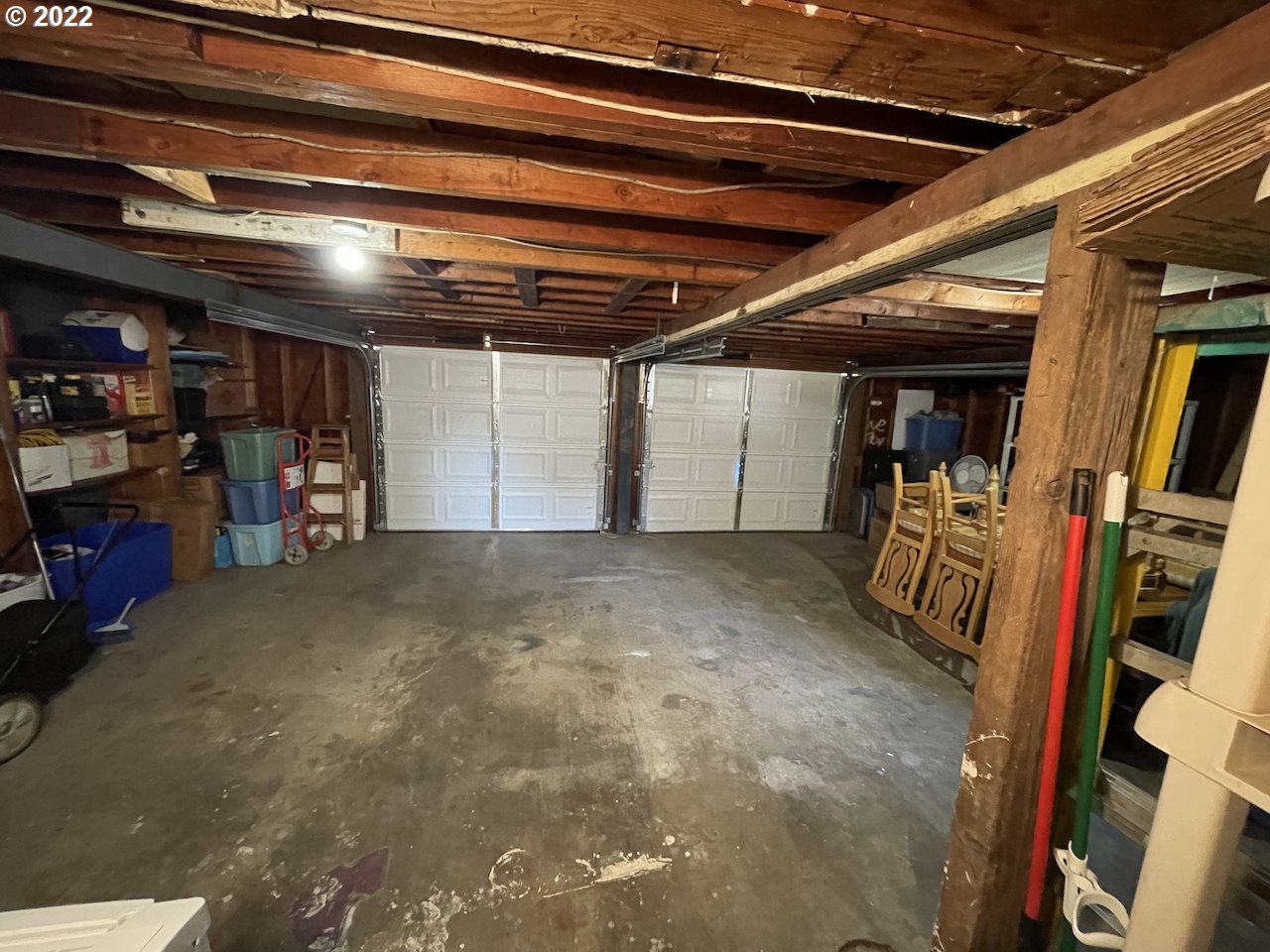 3203 Raleighwood Avenue Springfield, OR 97477 - Photo 24 of 28 a view of empty room with lot of stuff