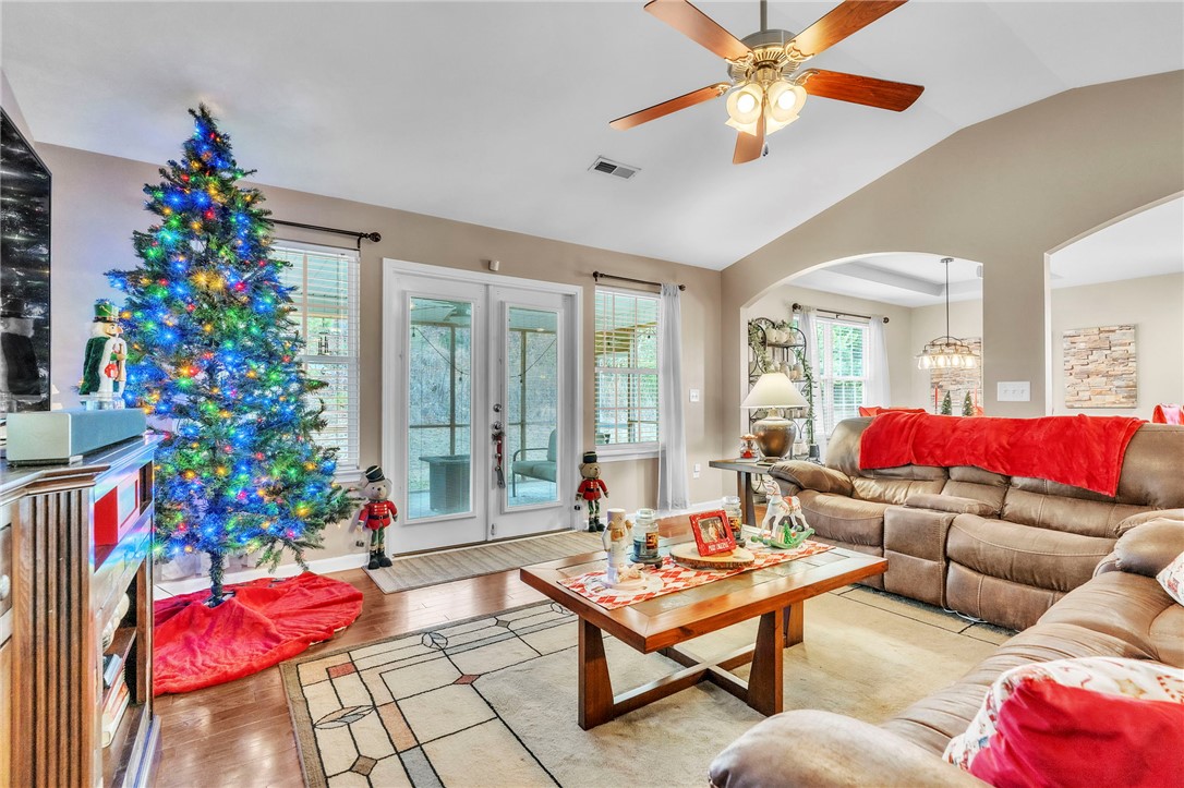 208 Fledgling Way Easley, SC 29642 - Photo 3 of 34 Gallery Image 3