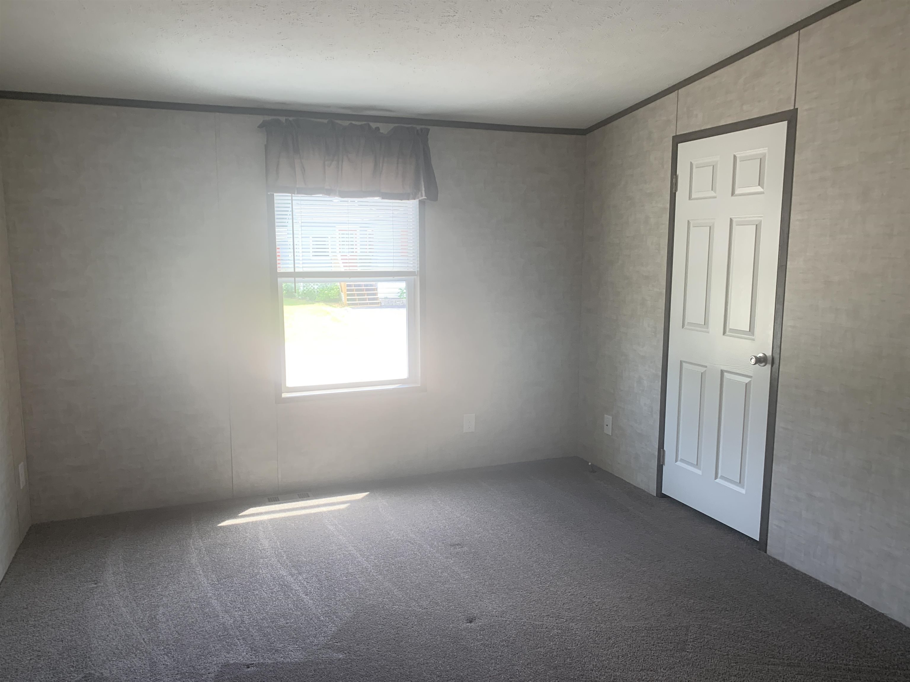16 Country Lane Rochester, NH 03867 - Photo 14 of 27