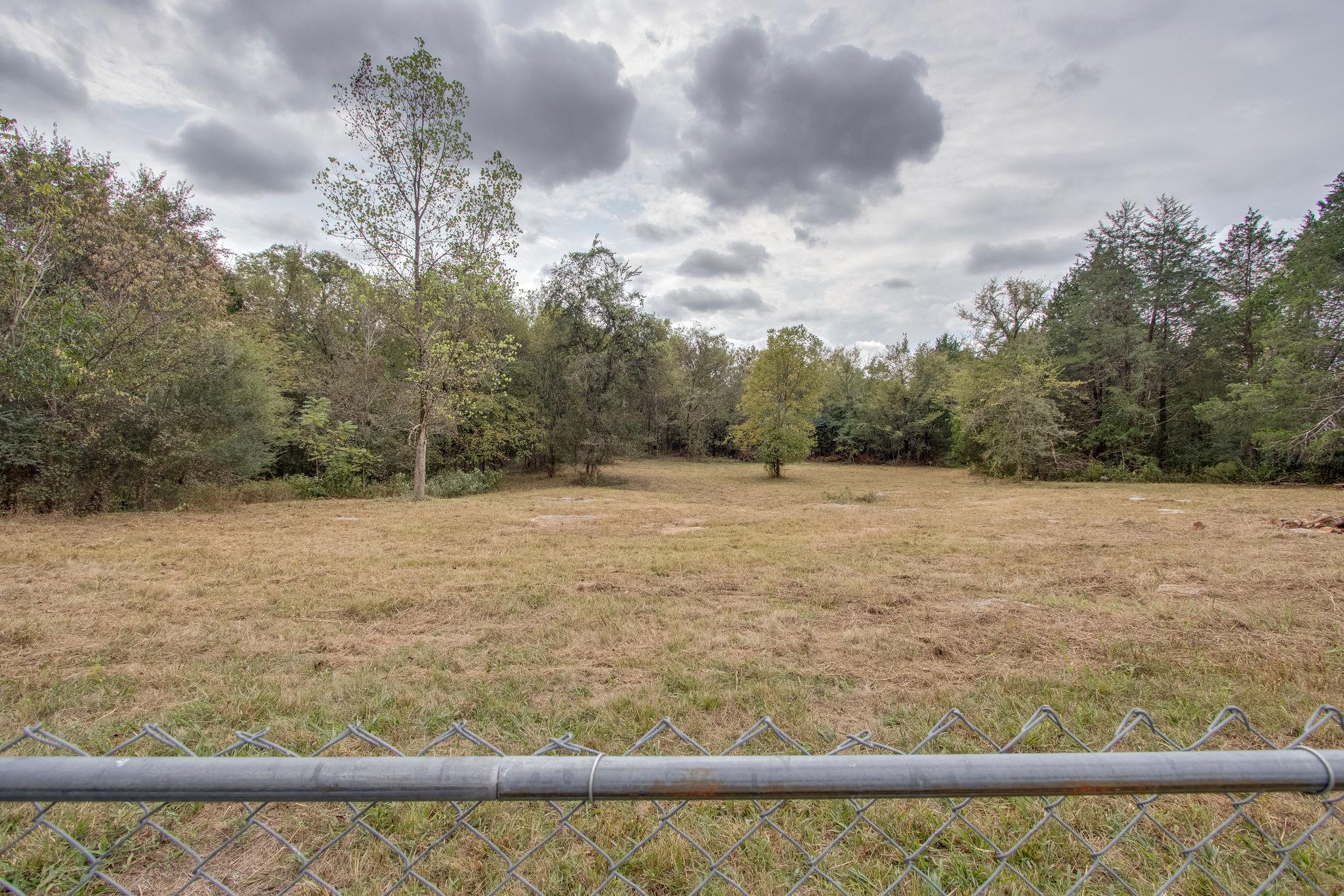 624 Speck Road Lebanon, TN 37087 - Photo 3 of 30 a view of a yard