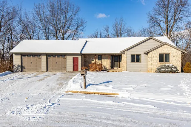 $407,000 | 421 Fawnwood Court, Wrightstown, WI 54180