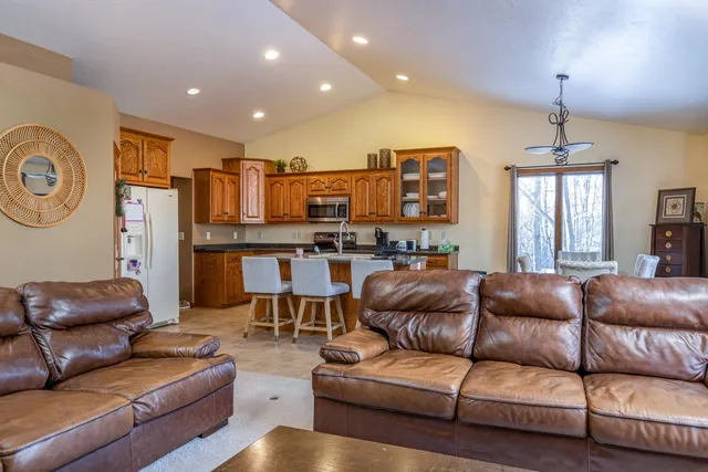 $407,000 | 421 Fawnwood Court, Wrightstown, WI 54180