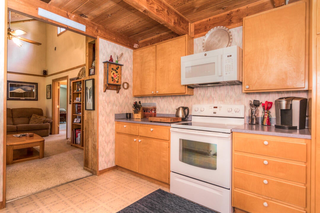62470 Waugh Road Bend, OR 97701 - Photo 21 of 45 Waugh Rd 62470 (23 of 45)