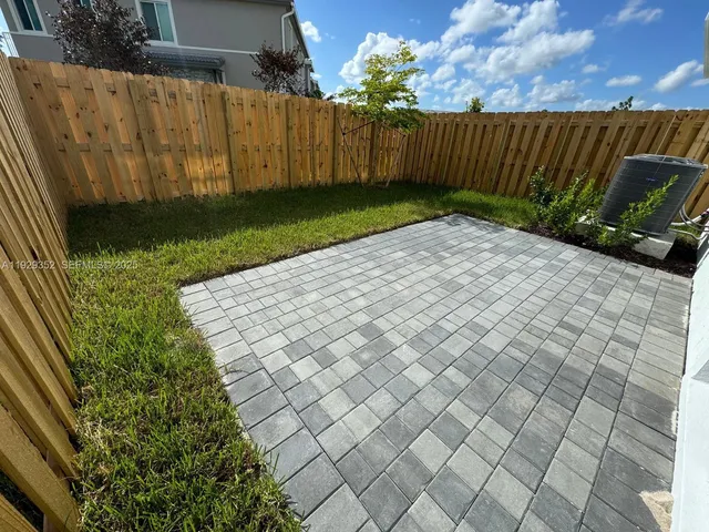 $2,500 | 724 Southeast 13th St Circle, Homestead, FL 33034