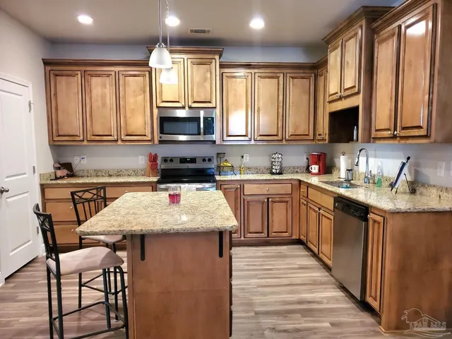 $2,150 | 820 Oak Alley, Pensacola, FL 32506