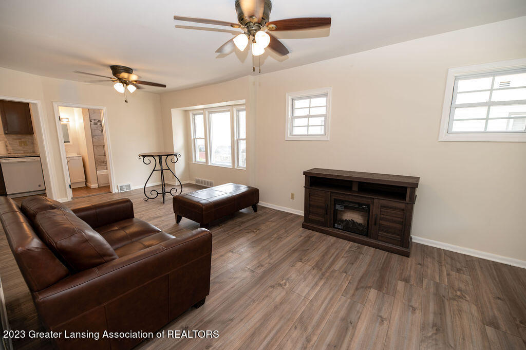 1837 South Rundle Avenue Lansing, MI 48910 - Photo 14 of 25 DSC_7774