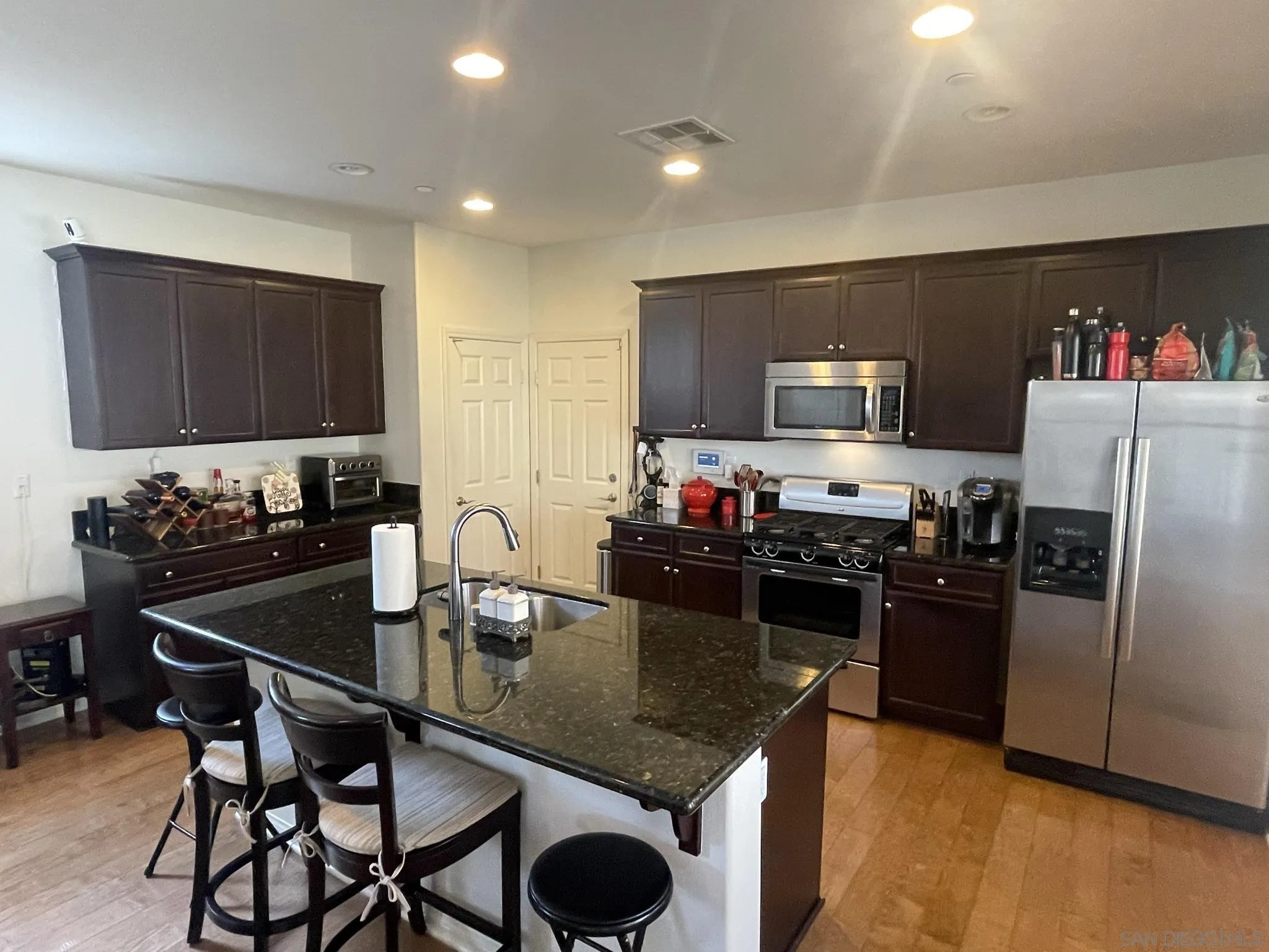 1686 Santa Carolina Road Chula Vista, CA 91913 - Photo 3 of 27