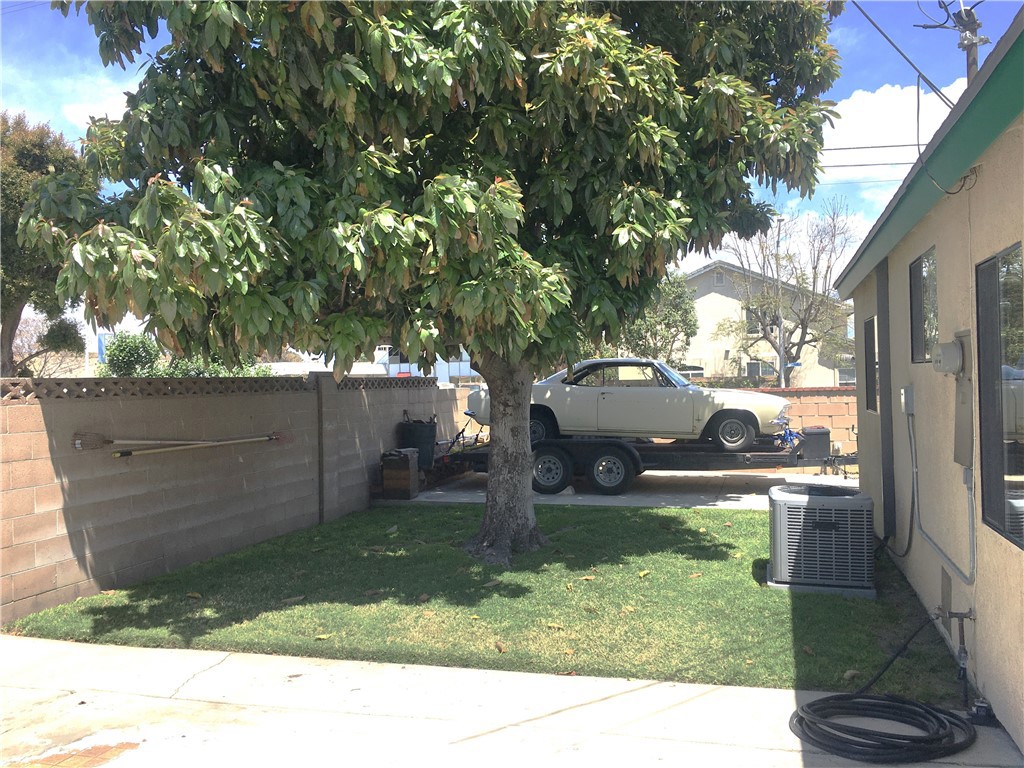10011 Bernice Circle Buena Park, CA 90620 - Photo 25 of 28 a view of a backyard