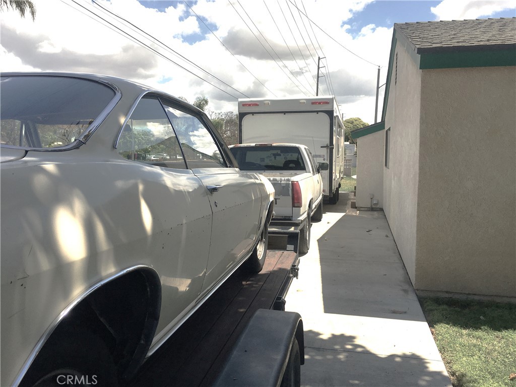 10011 Bernice Circle Buena Park, CA 90620 - Photo 26 of 28 a living room with furniture