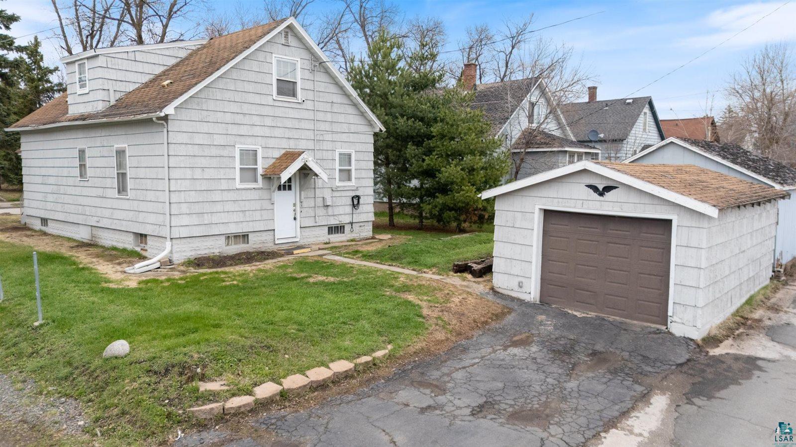 610 11th Street South Virginia, MN 55792 - Photo 3 of 48