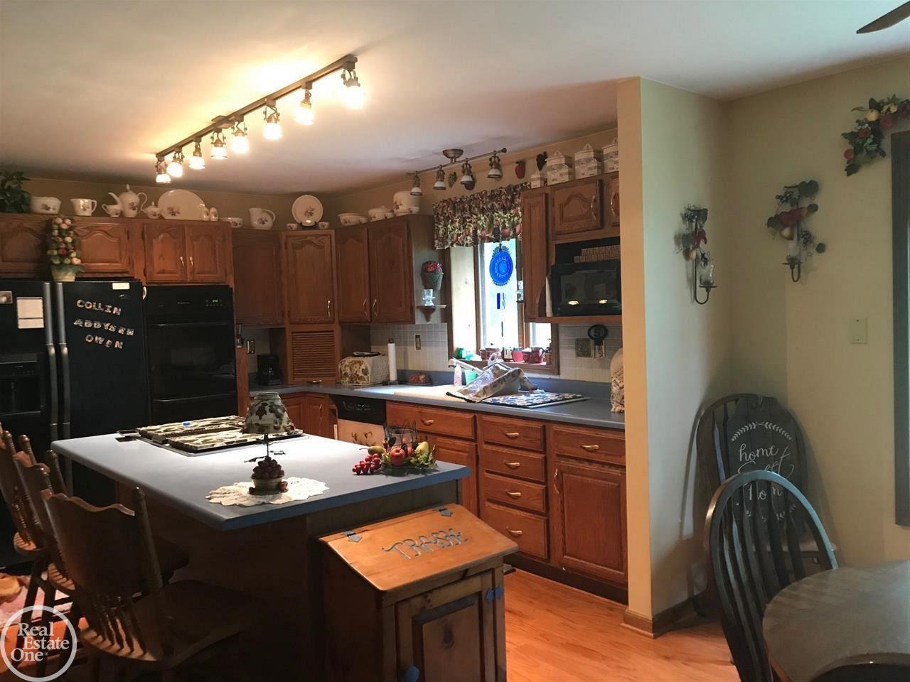 409 Miller Road Allenton, MI 48002 - Photo 11 of 56 31366189-12.JPG