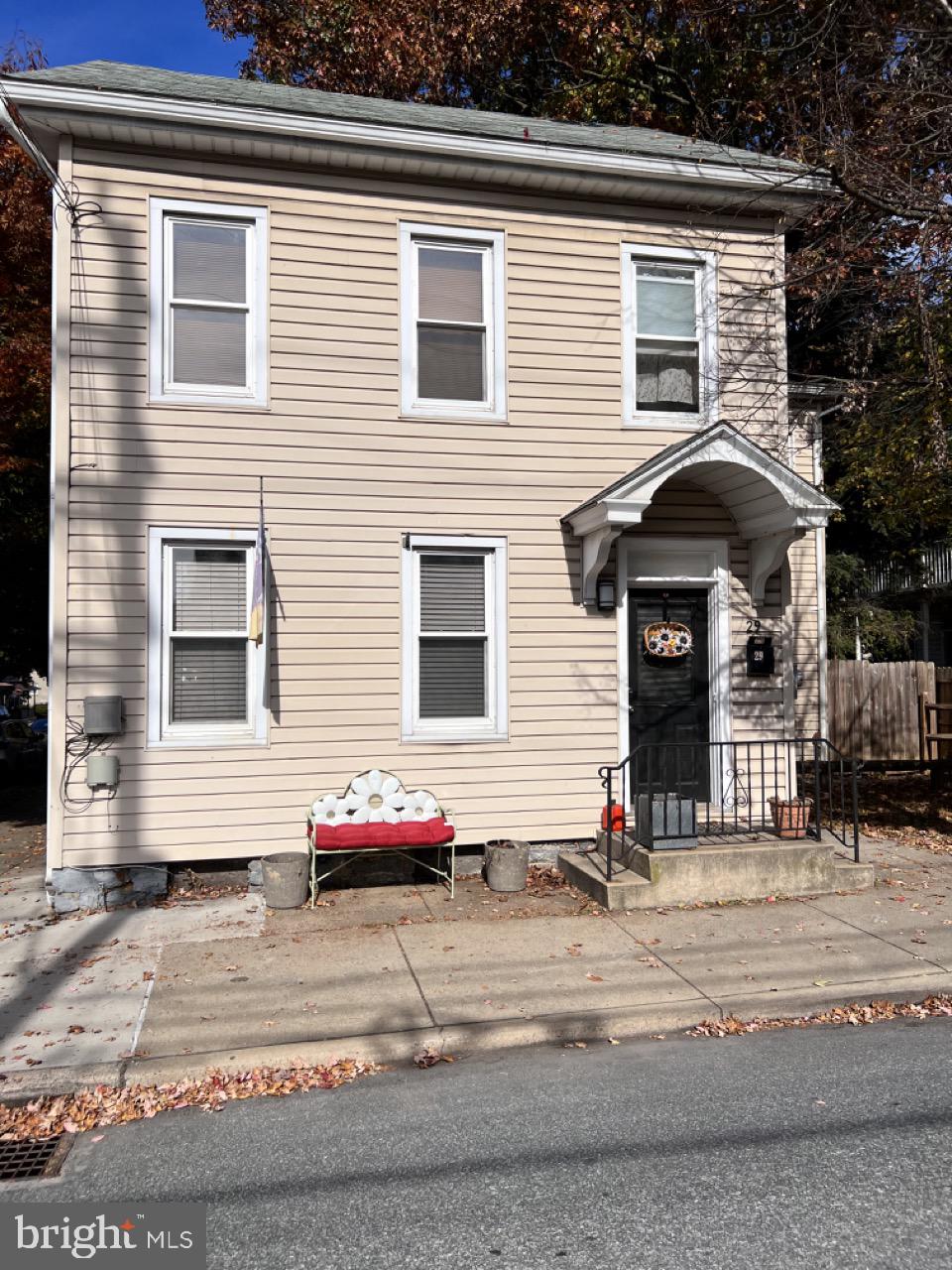27 West Orange Street Lititz, PA 17543 - Photo 4 of 33 Entrance to 29 W Orange, a three bedroom.