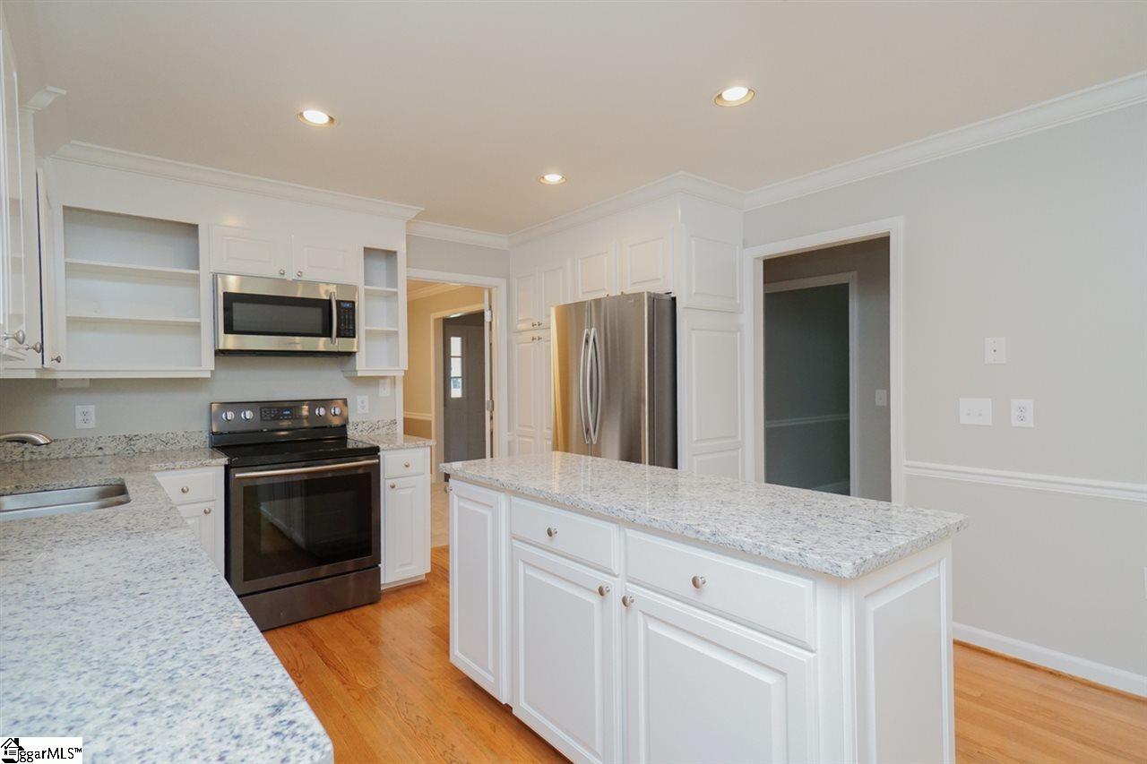 103 Sugarfield Court Greer, SC 29650 - Photo 6 of 36 Gallery Image 6