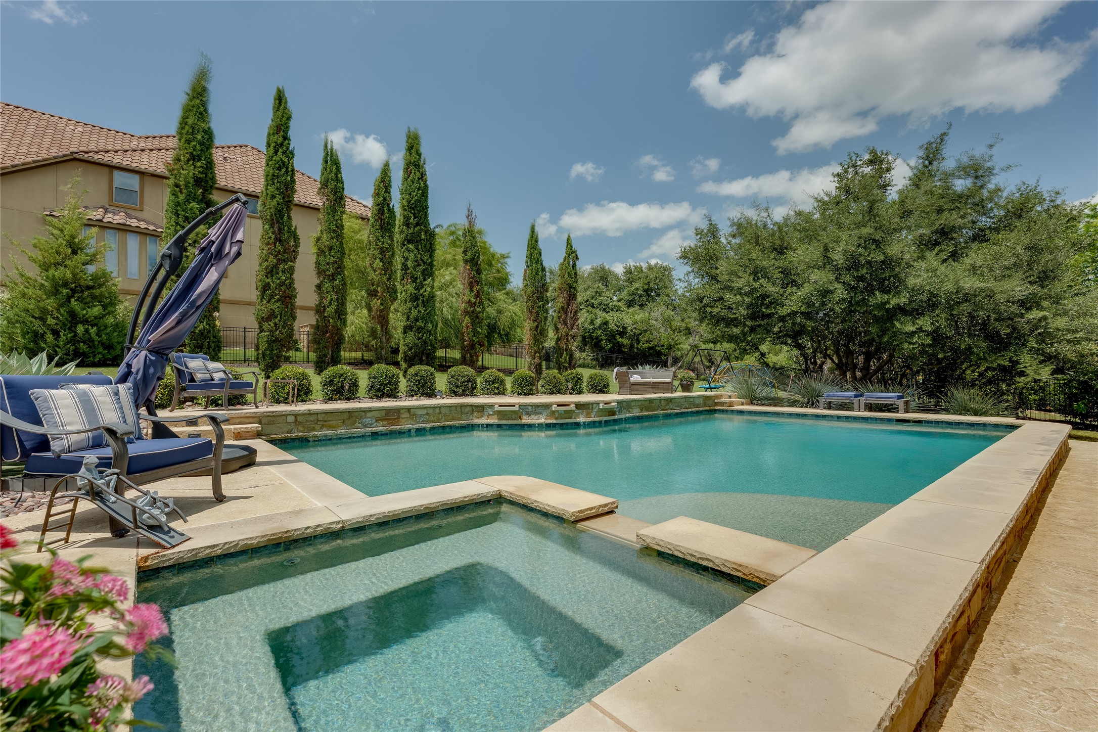 11612 Shoreview Overlook Austin, TX 78732 - Photo 4 of 40 Gallery Image 4