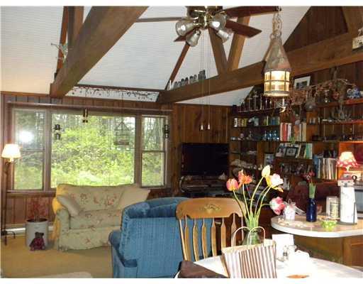 602 Union Road Waldoboro, ME 04572 - Photo 15 of 24 Living Room.