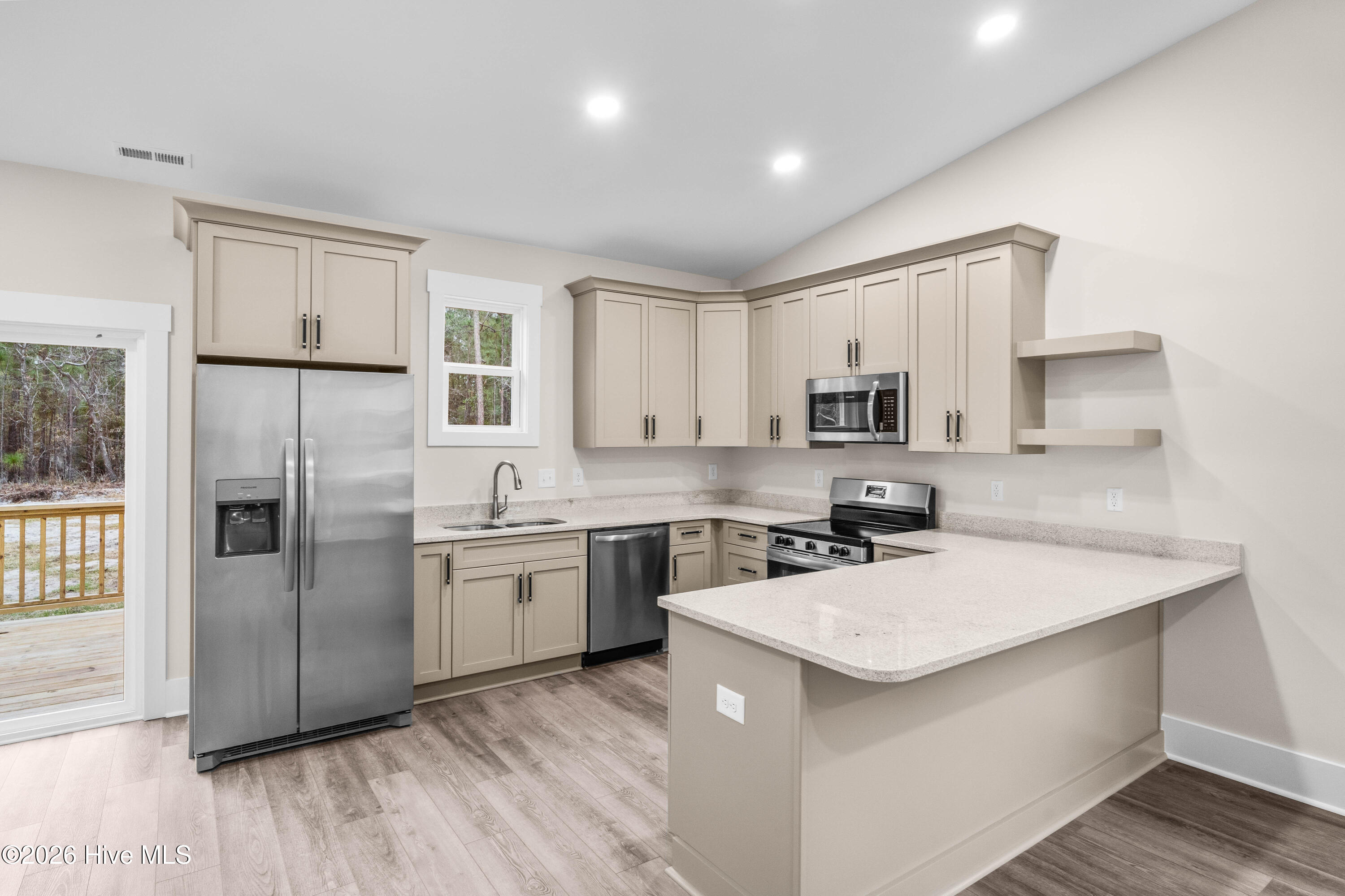 1810 Raeford Road Southport, NC 28461 - Photo 7 of 30 A7300100