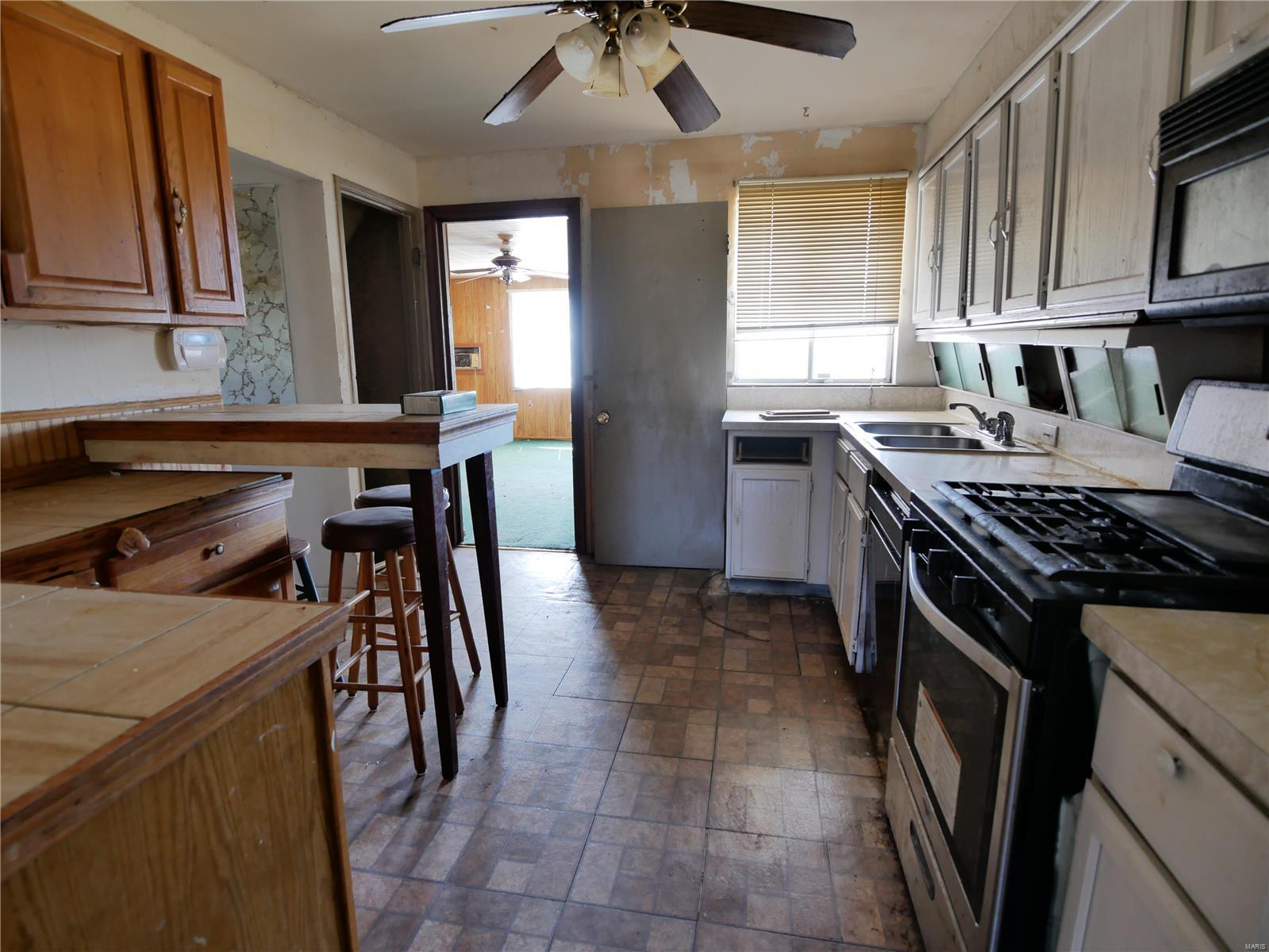 1514 Nesbit Drive St. Louis, MO 63136 - Photo 4 of 23