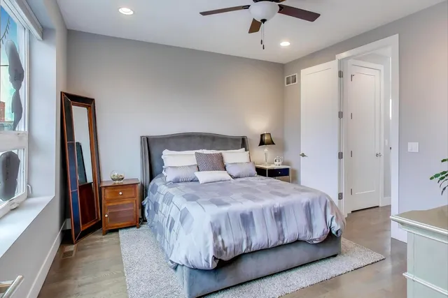 $1,050,000 | 3943 North Francisco Avenue, Chicago, IL 60618