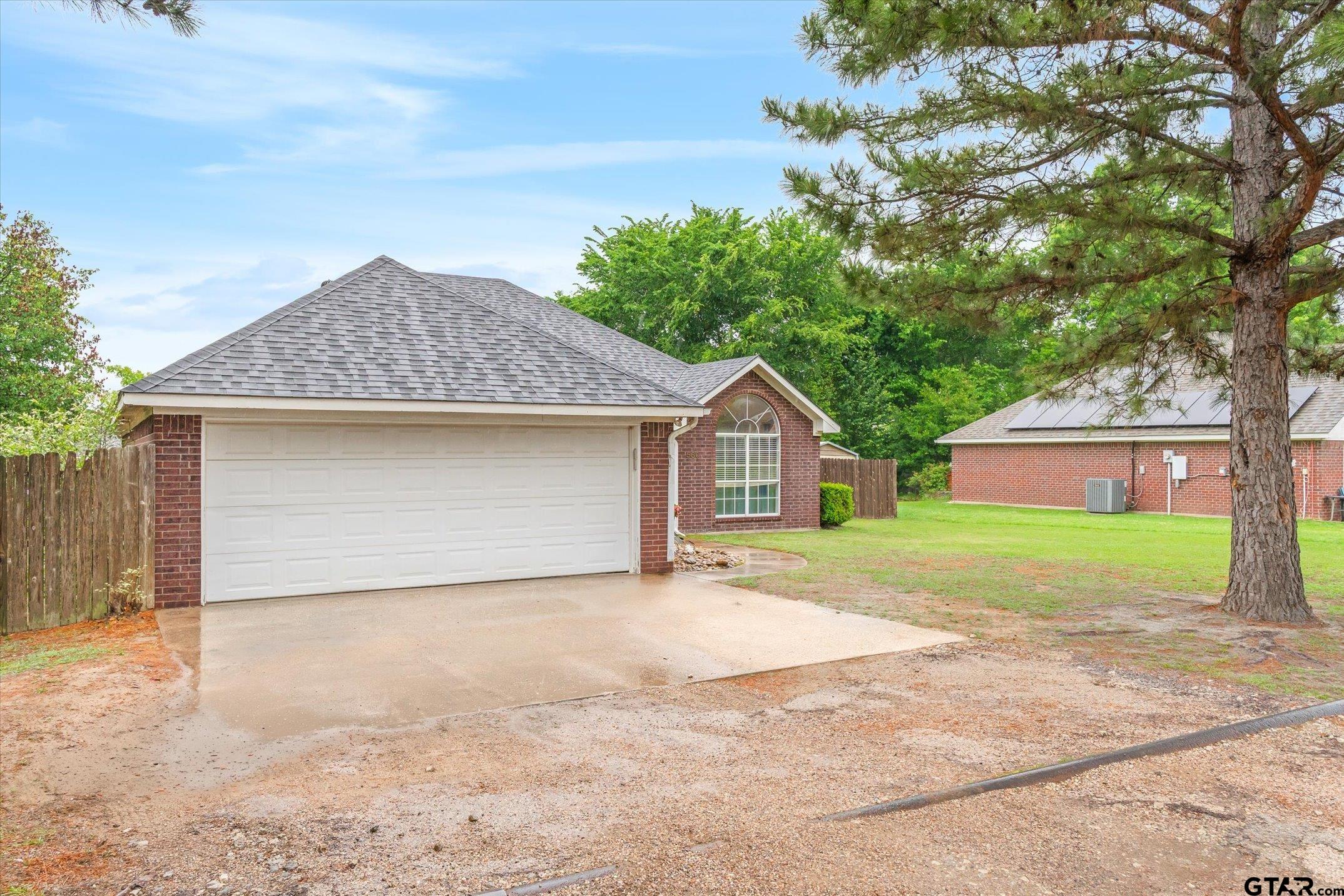 560 Washington Street Van, TX 75790 - Photo 2 of 29