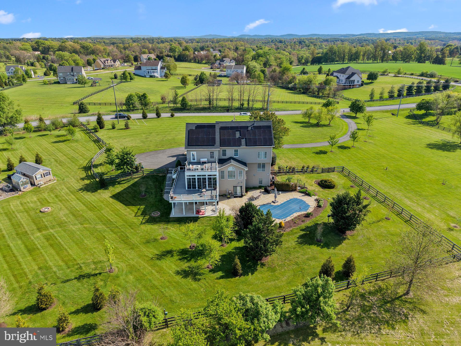 38547 Piggott Bottom Road Hamilton, VA 20158 - Photo 5 of 91