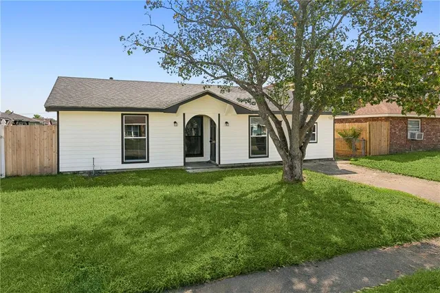 $186,900 | 141 Dillard Drive, Westwego, LA 70094