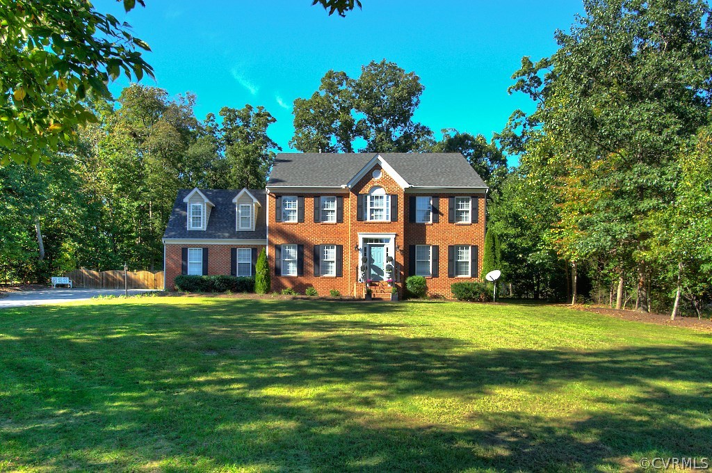 Beautiful traditional style home sitting on a LARG