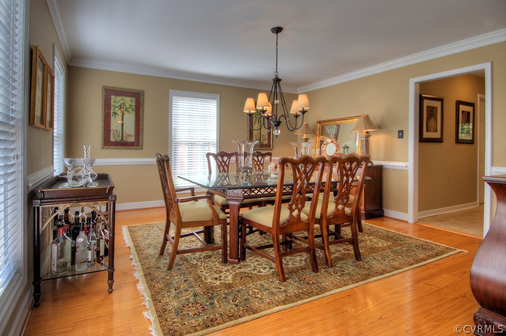 Dining Room with crown and chair rail moldings