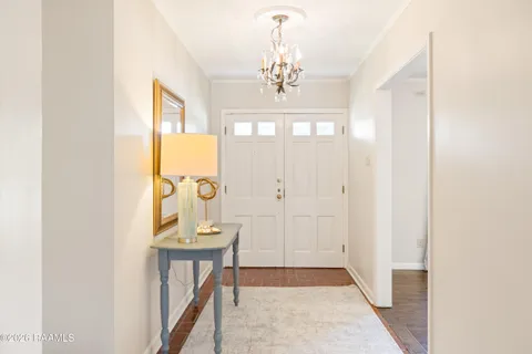 $335,000 | 101 South Arlington Drive, Lafayette, LA 70503