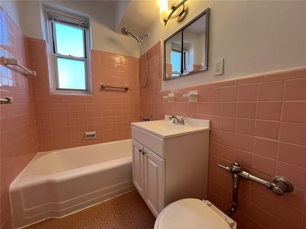 7520 Ridge Boulevard, Unit 2B Brooklyn, NY 11209 - Photo 13 of 14 Gallery Image 13
