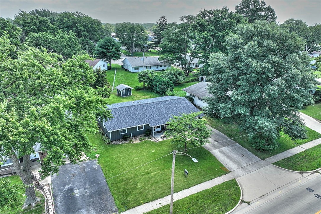 1810 South Country Club Road Decatur, IL 62521 - Photo 2 of 23 Gallery Image 2