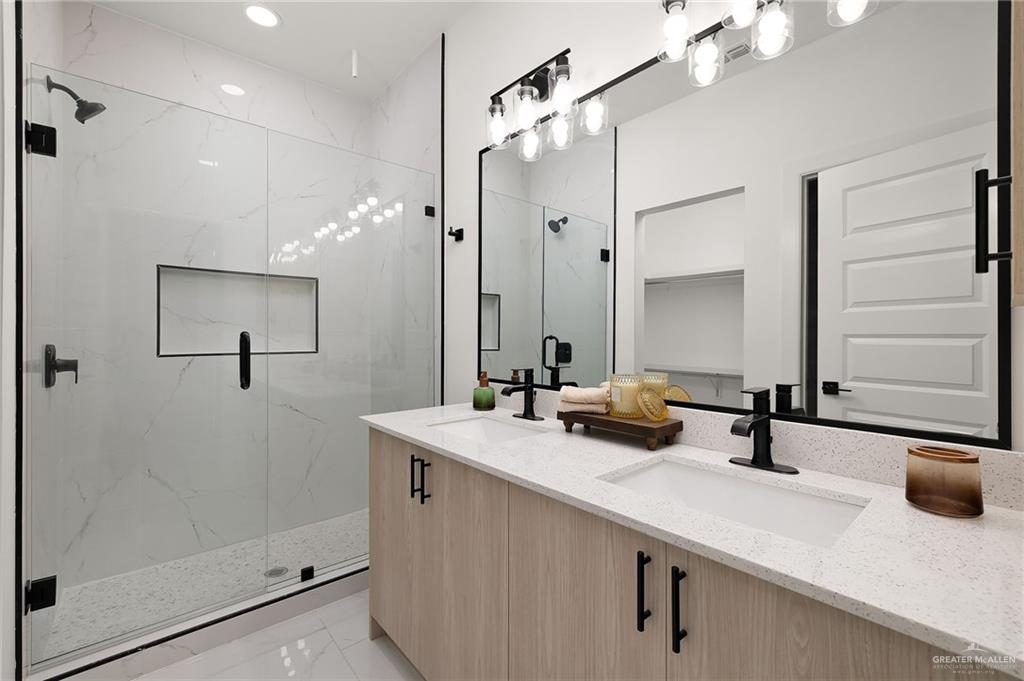 808 Mountain Road, Unit 2 Mission, TX 78573 - Photo 12 of 16 Gallery Image 12