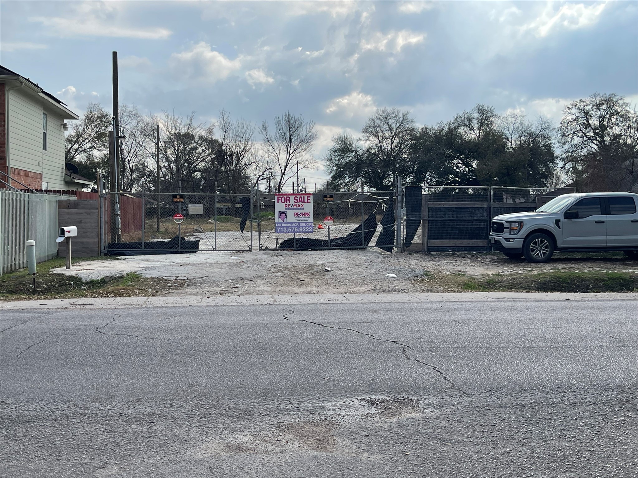 0 John Alber Road Houston, TX 77076 - Photo 3 of 31 a view of street with parked cars