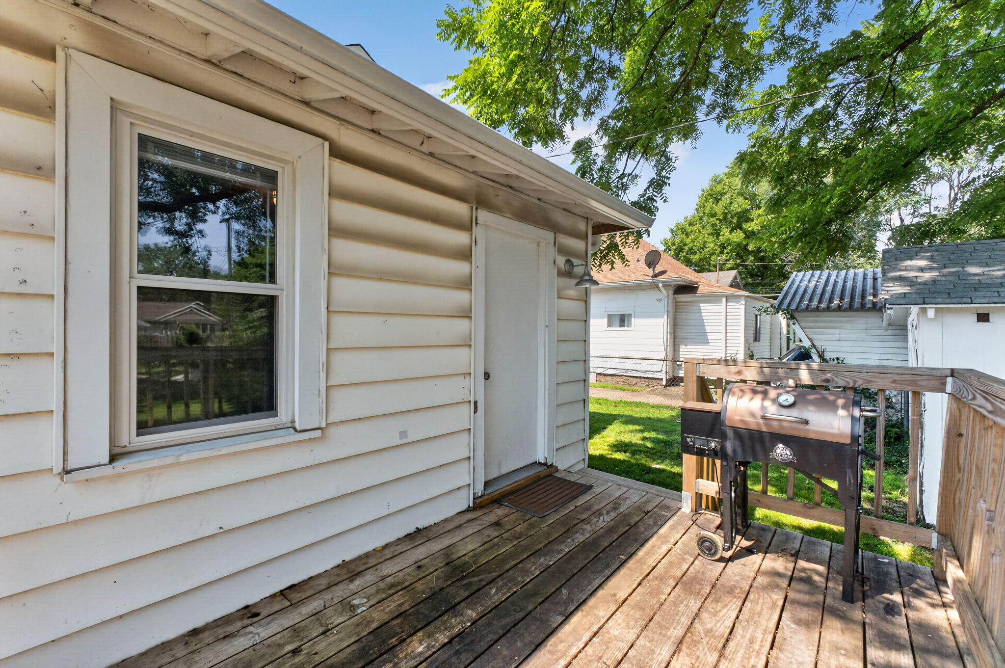 1425 West Poplar Street Springfield, MO 65802 - Photo 21 of 25 Back Porch