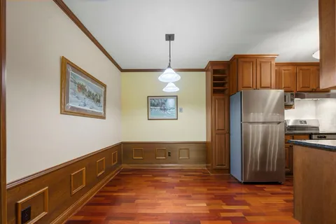 $330,000 | 205 Barry Avenue South, Unit 117, Wayzata, MN 55391