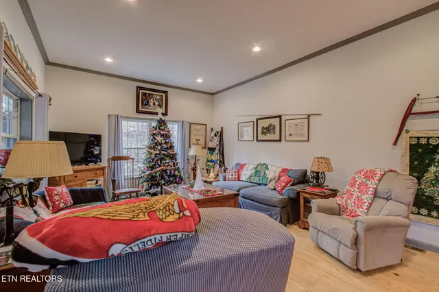 $629,900 | 3875 Poplar Lane, Kodak, TN 37764